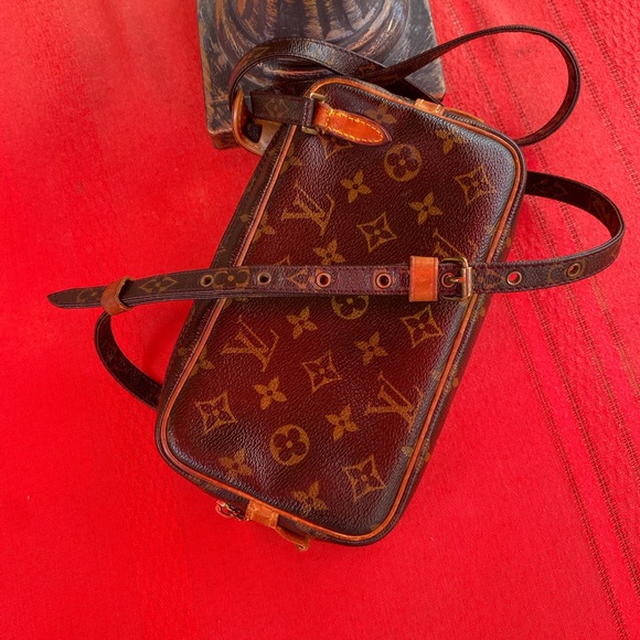 Louis Vuitton Monogram Pochette Marley Bandouliere - Picture 8 of 16